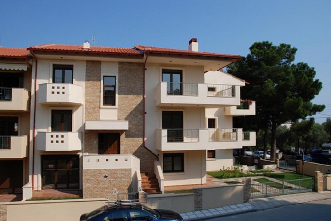 Alexandros Maisonettes & Apartments Nea Moudania Buitenkant foto